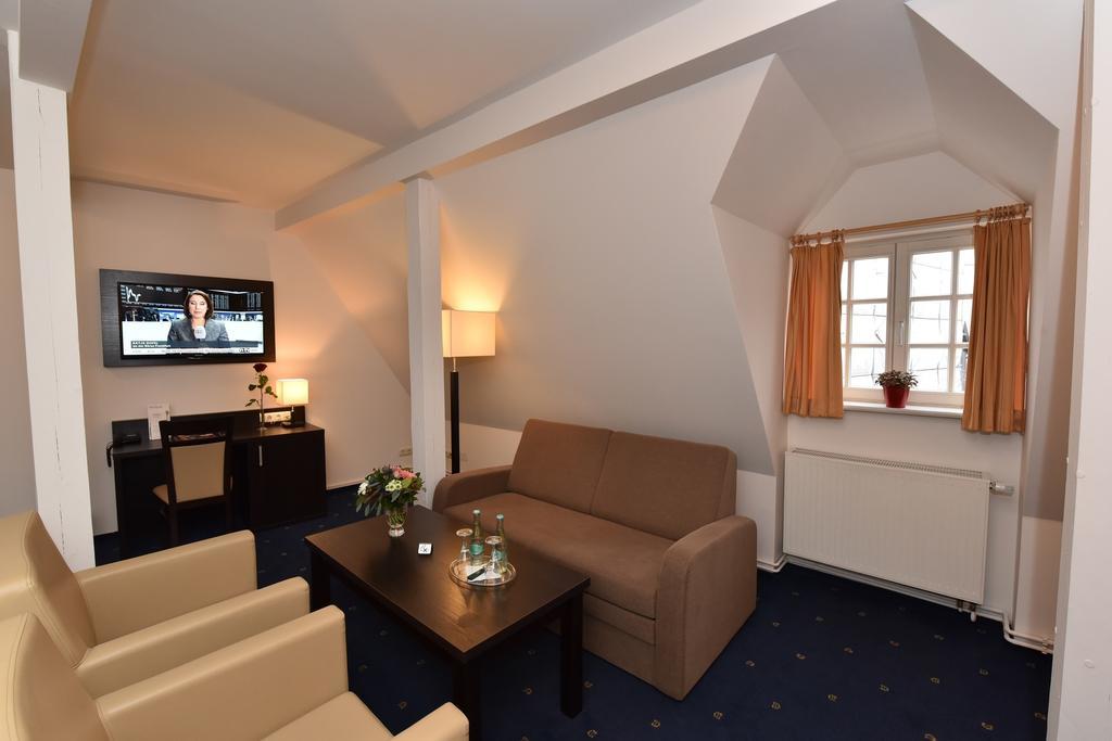 Weinhaus Woehler Hotel Schwerin  Ruang foto