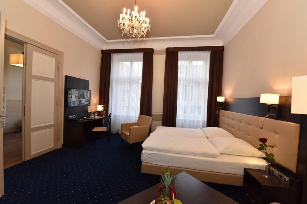 Weinhaus Woehler Hotel Schwerin  Ruang foto