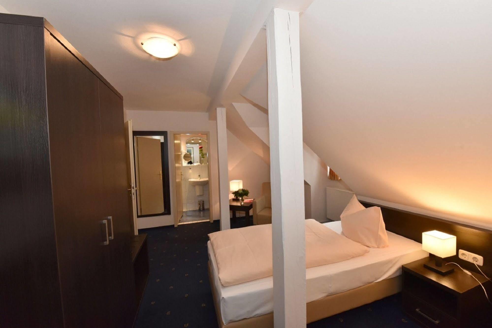 Weinhaus Woehler Hotel Schwerin  Bagian luar foto