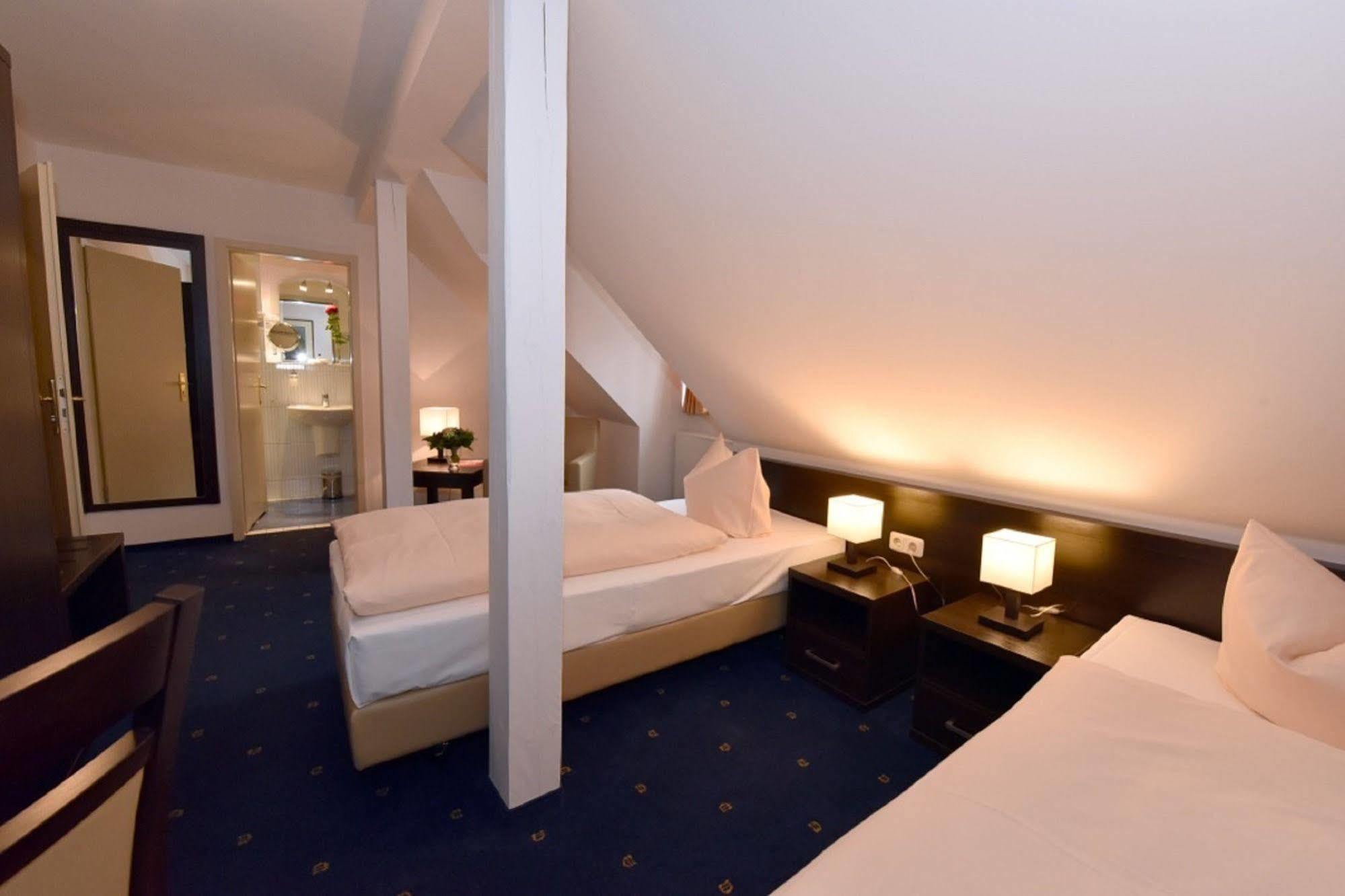 Weinhaus Woehler Hotel Schwerin  Bagian luar foto